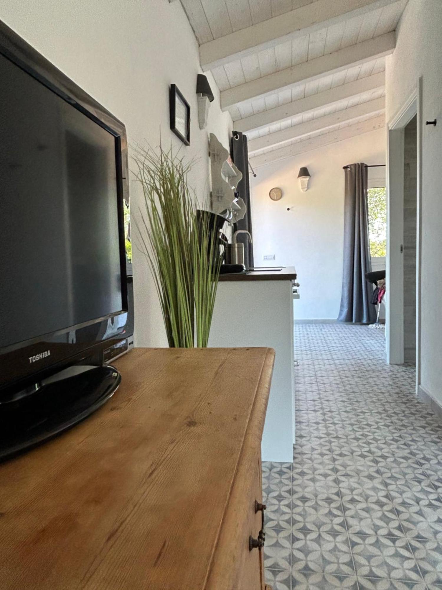 La Piana Holiday House Bassacutena Bagian luar foto
