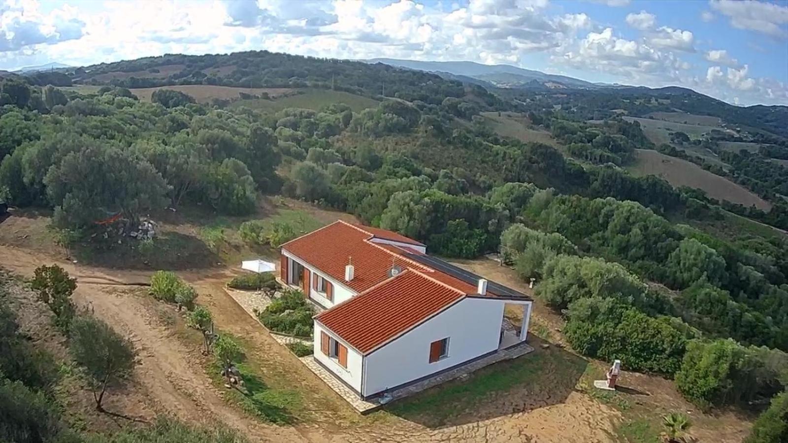 La Piana Holiday House Bassacutena Bagian luar foto